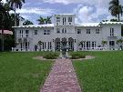 AlexShay.com - Dr. Leonard M. Hochstein and his wife, Lisa, paid $7.6 million for 42 Star Island Drive in a foreclosure proceeding last year. They want to raze the house to build a 20,000-square-foot replacement. 